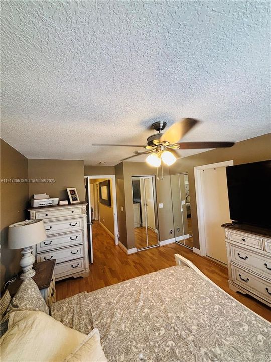 Active With Contract: $479,900 (3 beds, 2 baths, 1428 Square Feet)