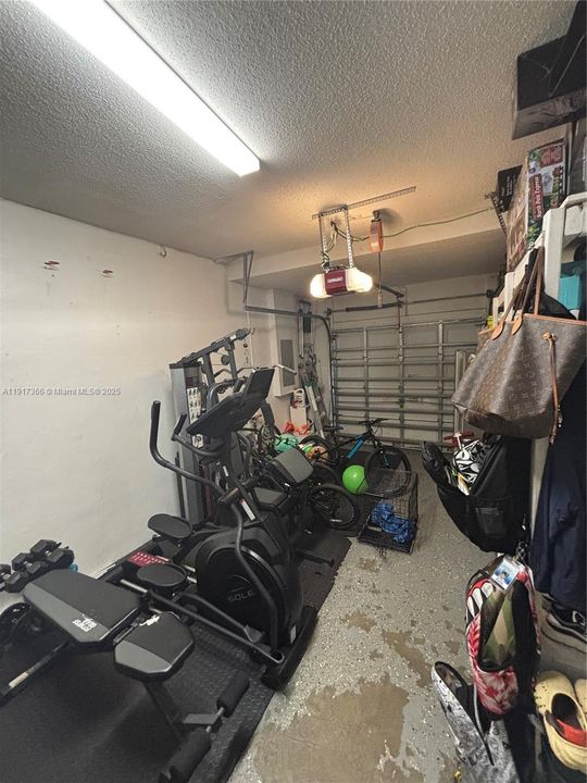 Active With Contract: $479,900 (3 beds, 2 baths, 1428 Square Feet)