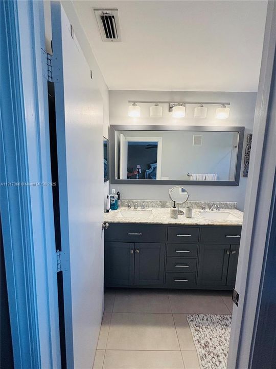 Active With Contract: $479,900 (3 beds, 2 baths, 1428 Square Feet)