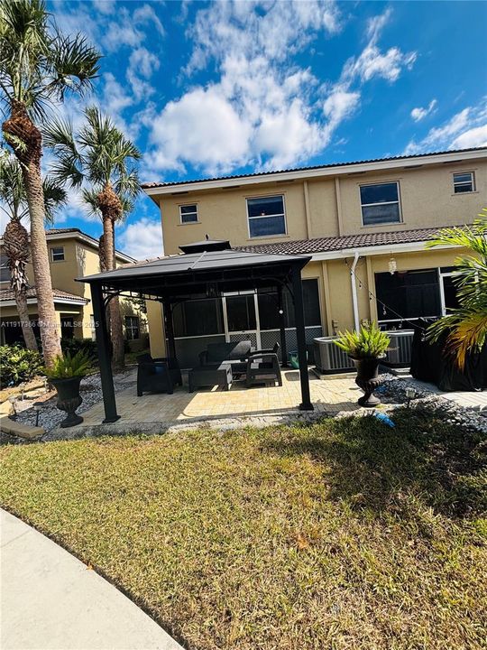 Active With Contract: $479,900 (3 beds, 2 baths, 1428 Square Feet)