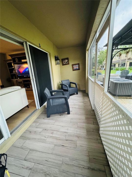 Active With Contract: $479,900 (3 beds, 2 baths, 1428 Square Feet)