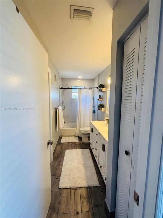 Active With Contract: $479,900 (3 beds, 2 baths, 1428 Square Feet)