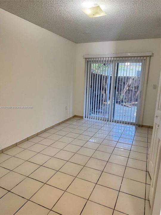 На продажу: $425,000 (4 спален, 2 ванн, 1229 Квадратных фут)