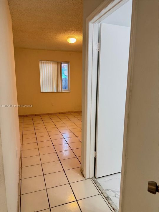 На продажу: $425,000 (4 спален, 2 ванн, 1229 Квадратных фут)