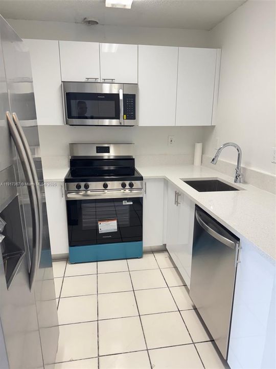 На продажу: $425,000 (4 спален, 2 ванн, 1229 Квадратных фут)