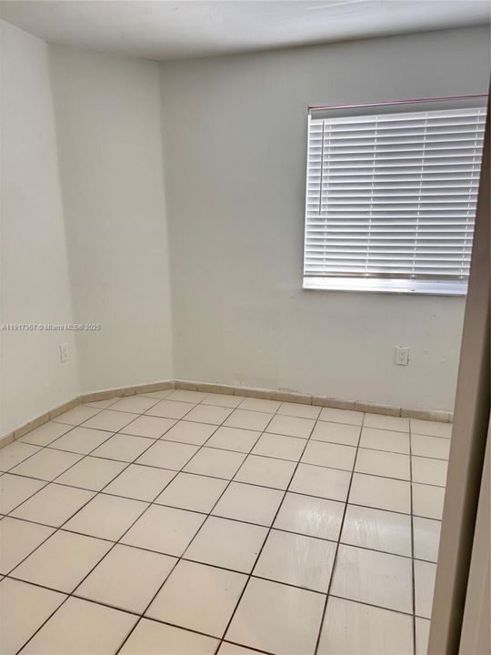 На продажу: $425,000 (4 спален, 2 ванн, 1229 Квадратных фут)