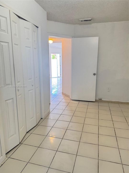 На продажу: $425,000 (4 спален, 2 ванн, 1229 Квадратных фут)