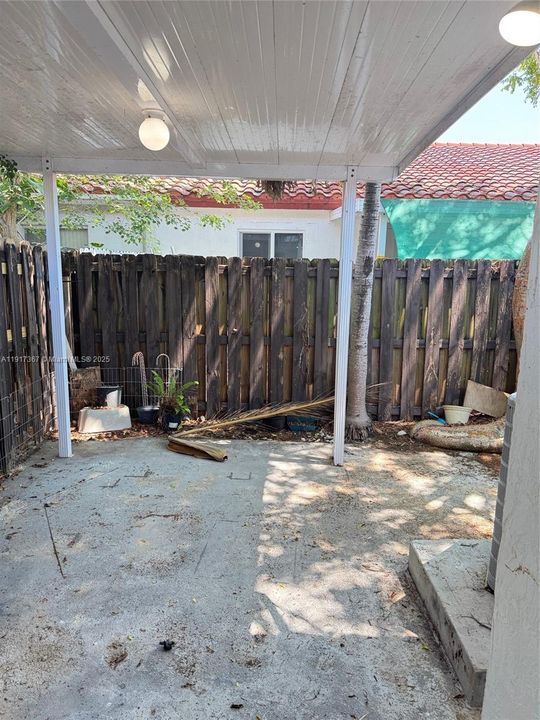 На продажу: $425,000 (4 спален, 2 ванн, 1229 Квадратных фут)