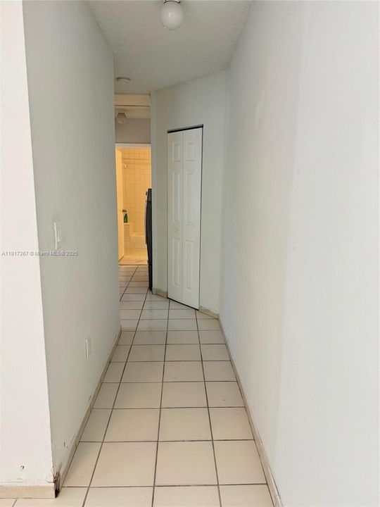 На продажу: $425,000 (4 спален, 2 ванн, 1229 Квадратных фут)