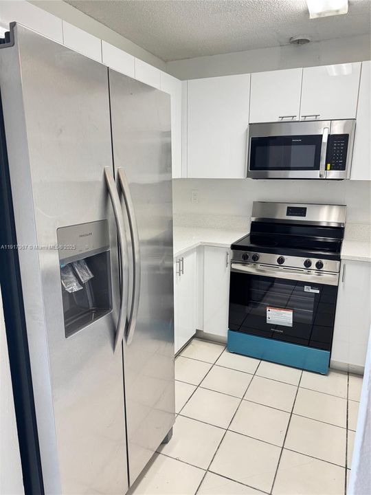 На продажу: $425,000 (4 спален, 2 ванн, 1229 Квадратных фут)