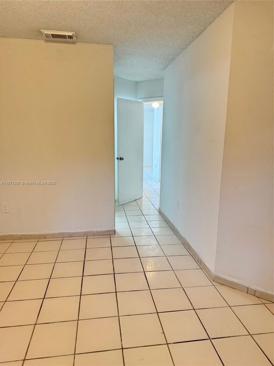 На продажу: $425,000 (4 спален, 2 ванн, 1229 Квадратных фут)