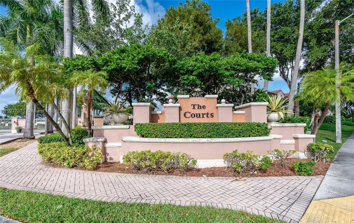 合同活跃: $2,500 (2 贝兹, 2 浴室, 1115 平方英尺)