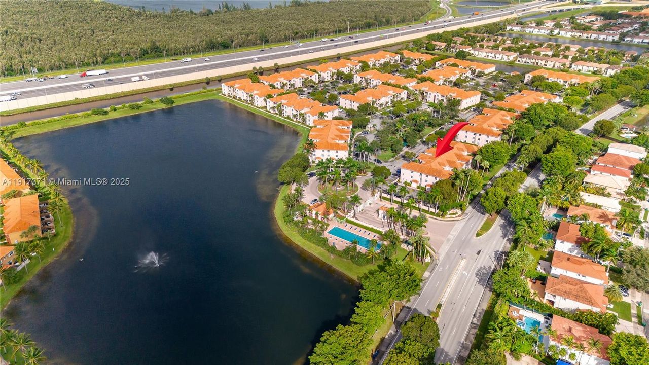 合同活跃: $2,500 (2 贝兹, 2 浴室, 1115 平方英尺)