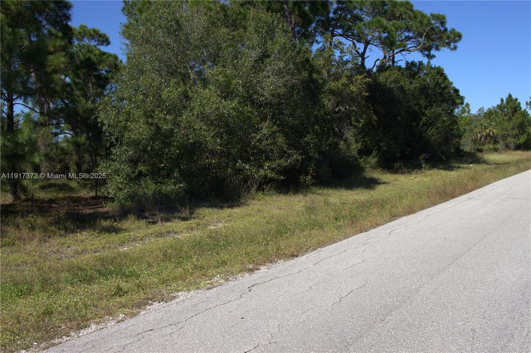 待售: $32,500 (0.50 acres)