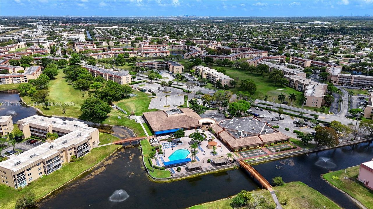 For Sale: $95,000 (1 beds, 1 baths, 590 Square Feet)