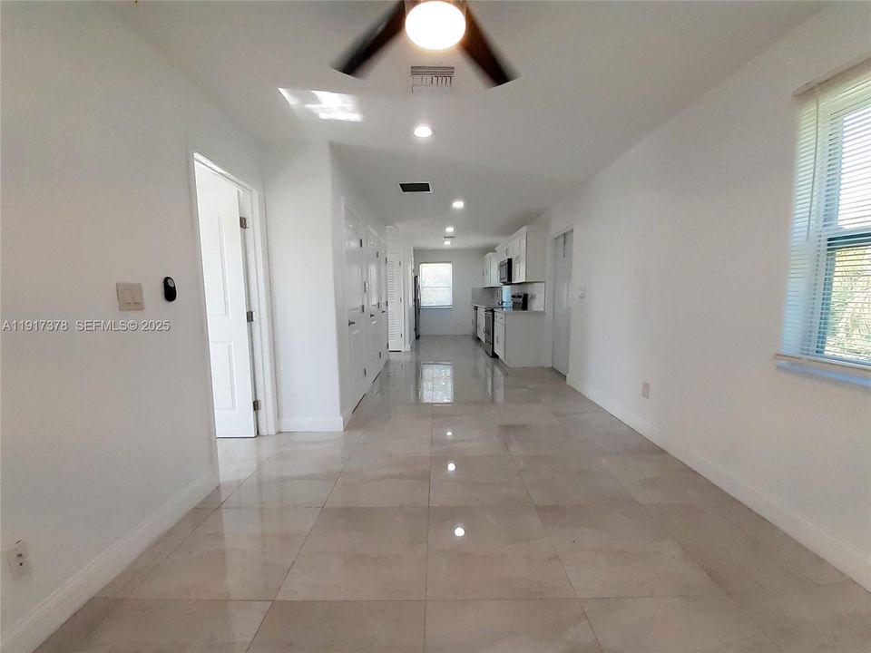 For Rent: $2,300 (2 beds, 2 baths, 864 Square Feet)