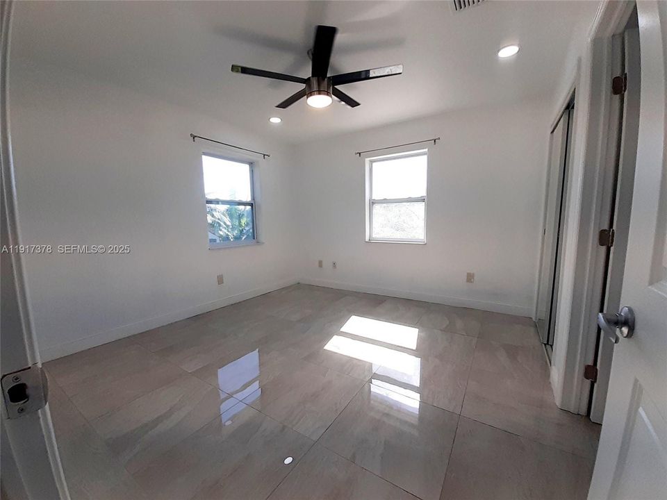 For Rent: $2,300 (2 beds, 2 baths, 864 Square Feet)