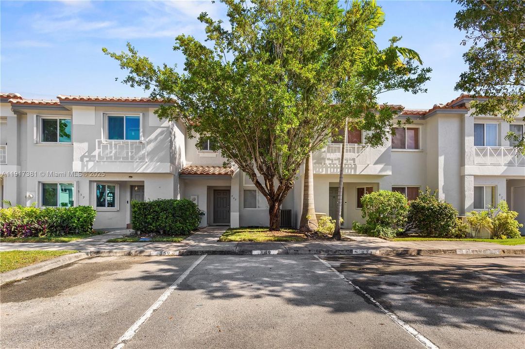 For Sale: $350,000 (2 beds, 1 baths, 1114 Square Feet)