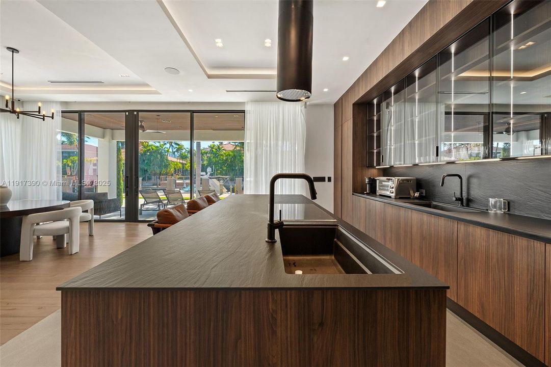 For Sale: $4,495,000 (4 beds, 4 baths, 3622 Square Feet)