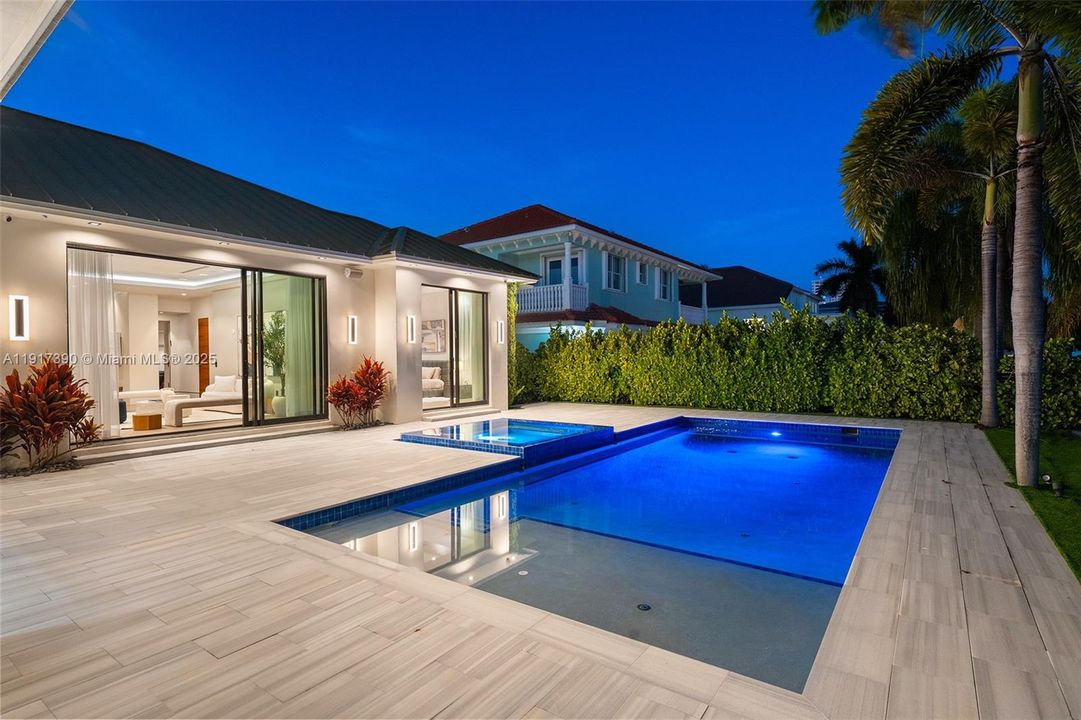 For Sale: $4,495,000 (4 beds, 4 baths, 3622 Square Feet)