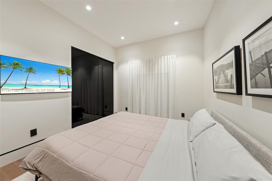 For Sale: $4,495,000 (4 beds, 4 baths, 3622 Square Feet)