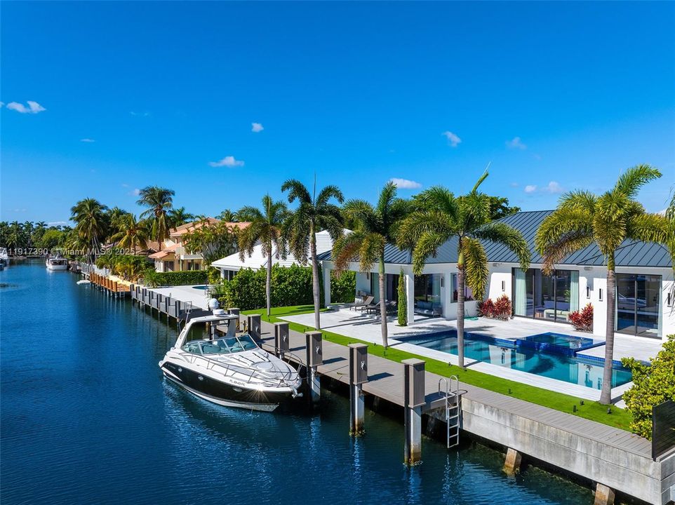 For Sale: $4,495,000 (4 beds, 4 baths, 3622 Square Feet)