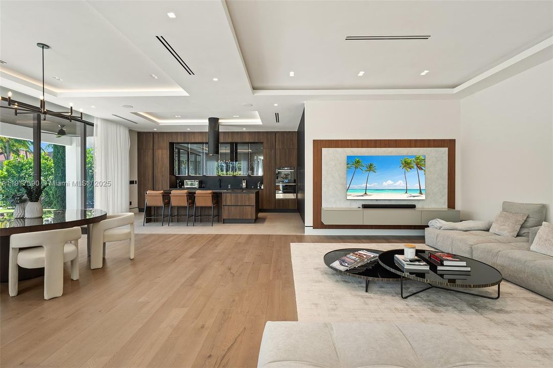 For Sale: $4,495,000 (4 beds, 4 baths, 3622 Square Feet)