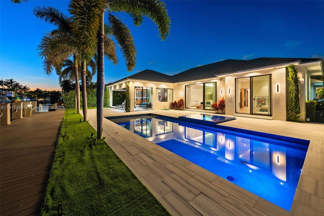 For Sale: $4,495,000 (4 beds, 4 baths, 3622 Square Feet)