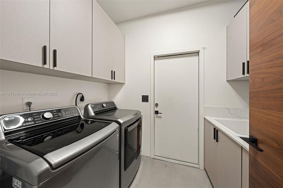 For Sale: $4,495,000 (4 beds, 4 baths, 3622 Square Feet)