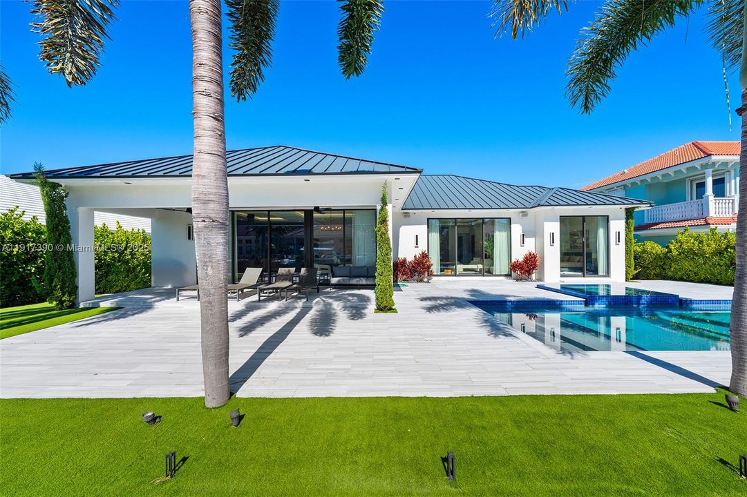 For Sale: $4,495,000 (4 beds, 4 baths, 3622 Square Feet)