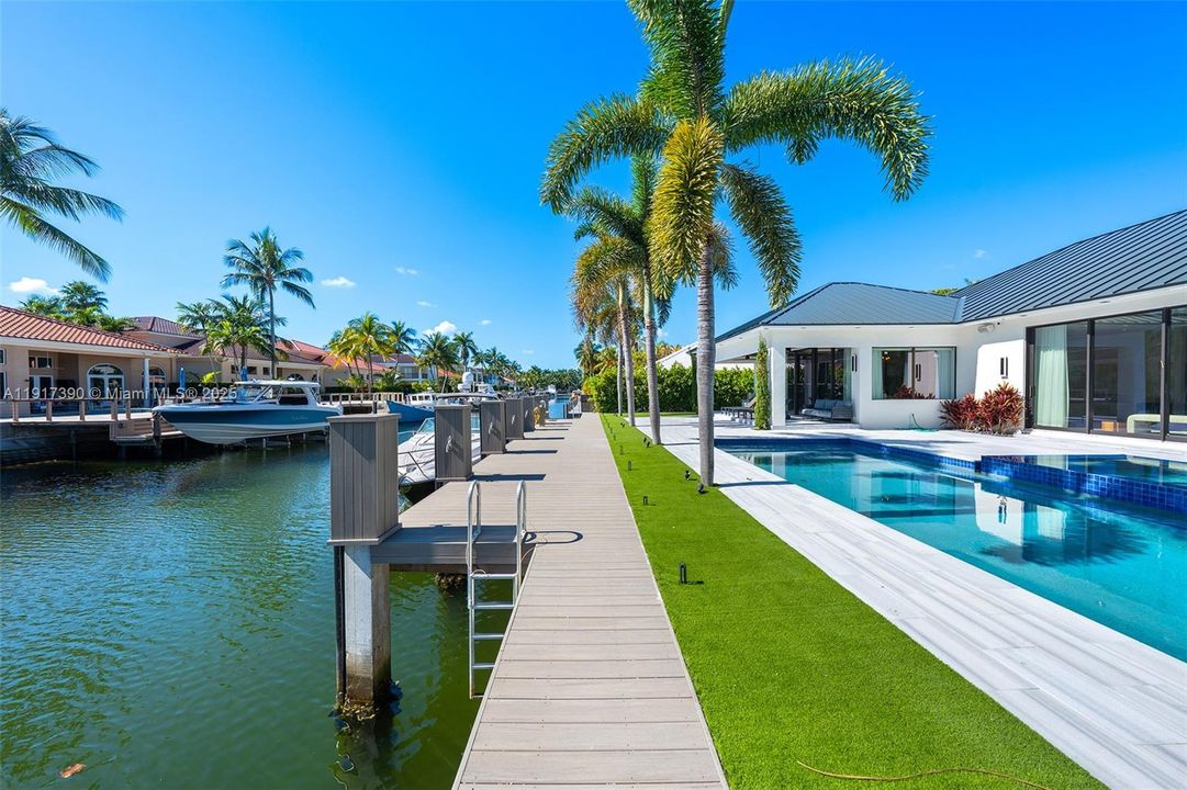 For Sale: $4,495,000 (4 beds, 4 baths, 3622 Square Feet)