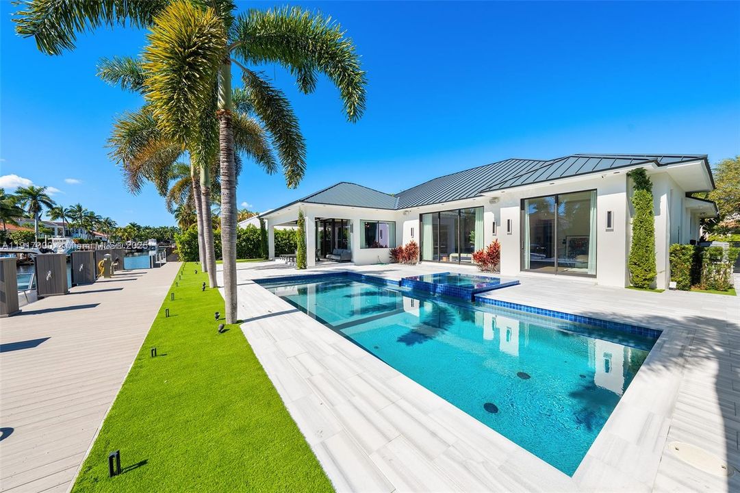 For Sale: $4,495,000 (4 beds, 4 baths, 3622 Square Feet)