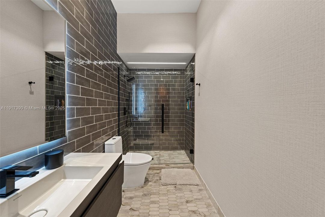 For Sale: $4,495,000 (4 beds, 4 baths, 3622 Square Feet)