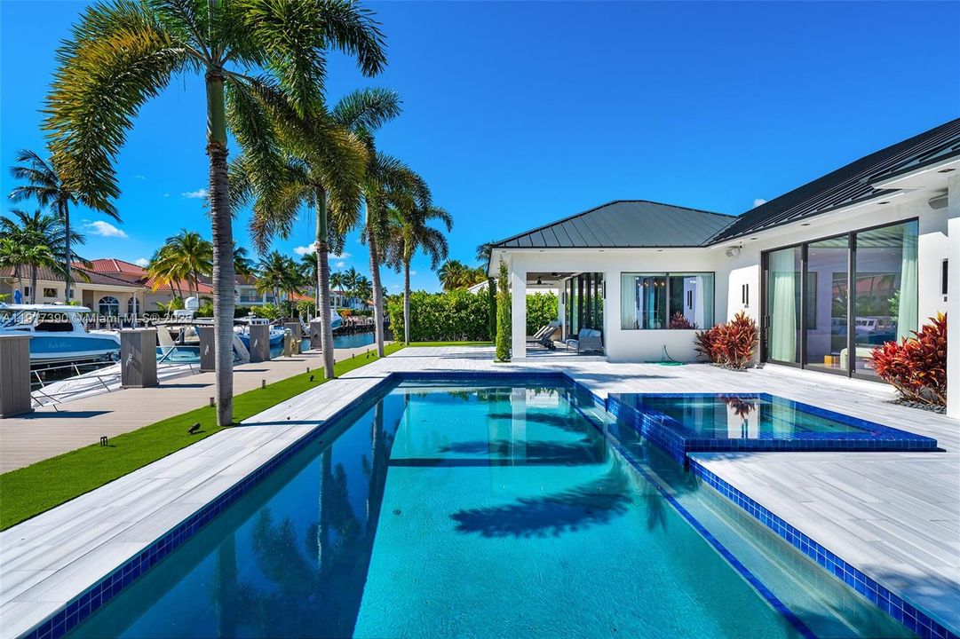 For Sale: $4,495,000 (4 beds, 4 baths, 3622 Square Feet)