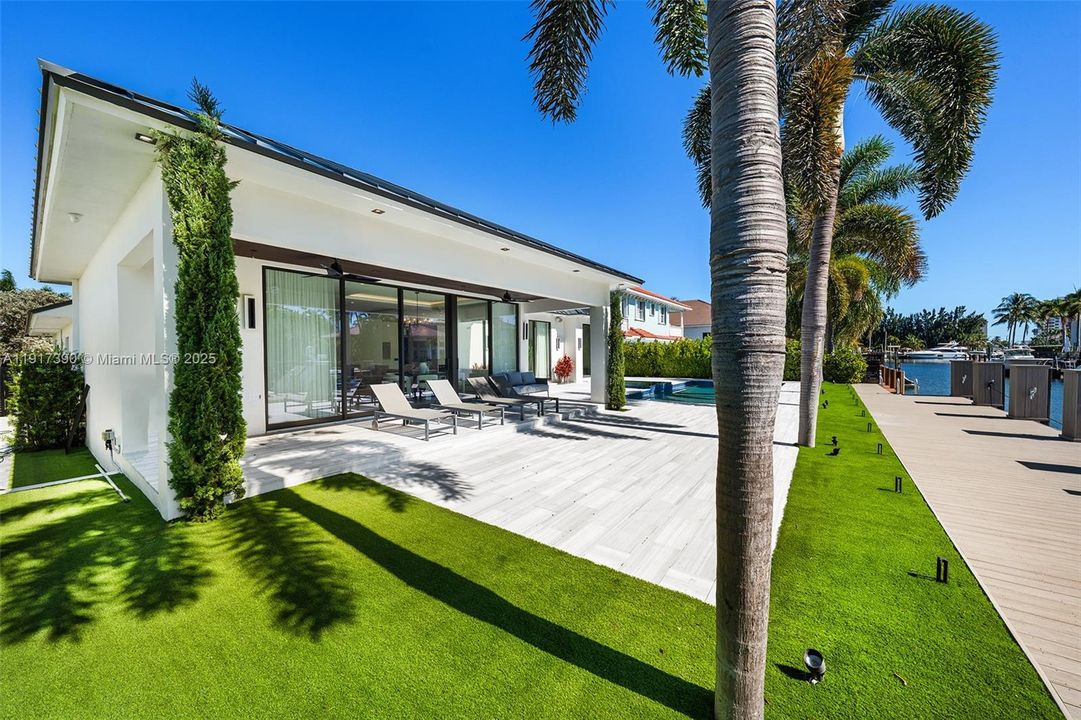 For Sale: $4,495,000 (4 beds, 4 baths, 3622 Square Feet)