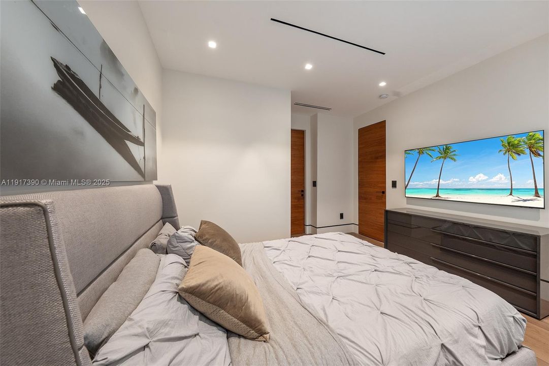 For Sale: $4,495,000 (4 beds, 4 baths, 3622 Square Feet)