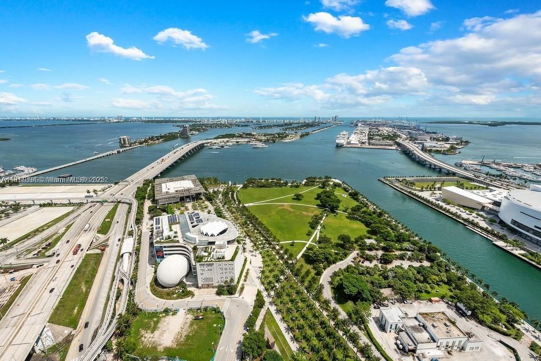 待售: $5,000,000 (5 贝兹, 5 浴室, 4327 平方英尺)