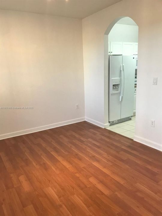 Activo con contrato: $1,950 (2 camas, 2 baños, 1069 Pies cuadrados)