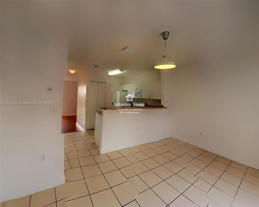 Activo con contrato: $1,950 (2 camas, 2 baños, 1069 Pies cuadrados)