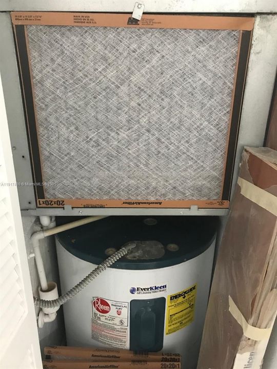 Activo con contrato: $1,950 (2 camas, 2 baños, 1069 Pies cuadrados)