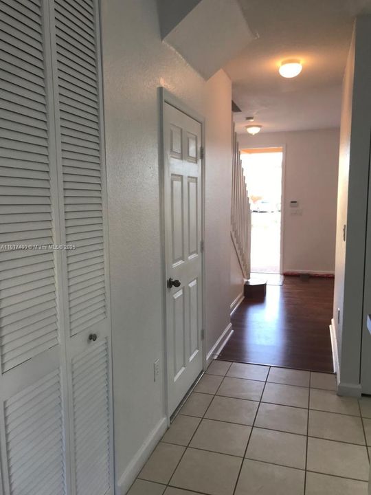 Activo con contrato: $1,950 (2 camas, 2 baños, 1069 Pies cuadrados)