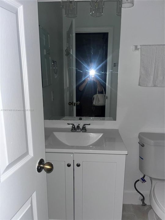 Activo con contrato: $1,950 (2 camas, 2 baños, 1069 Pies cuadrados)