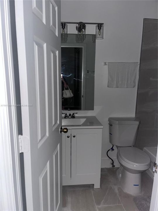 Activo con contrato: $1,950 (2 camas, 2 baños, 1069 Pies cuadrados)