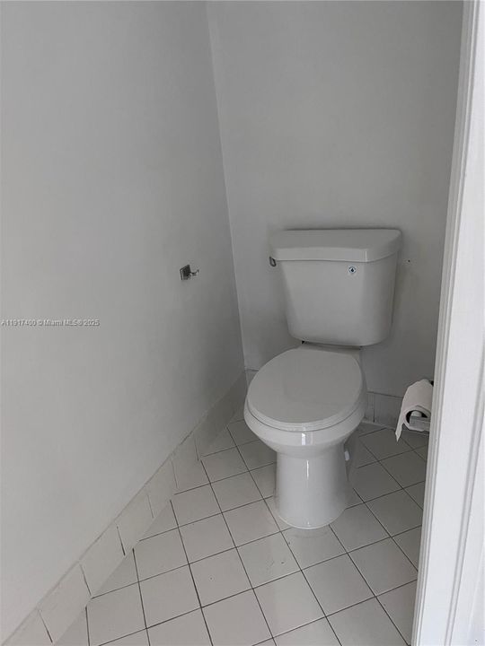 Activo con contrato: $1,950 (2 camas, 2 baños, 1069 Pies cuadrados)