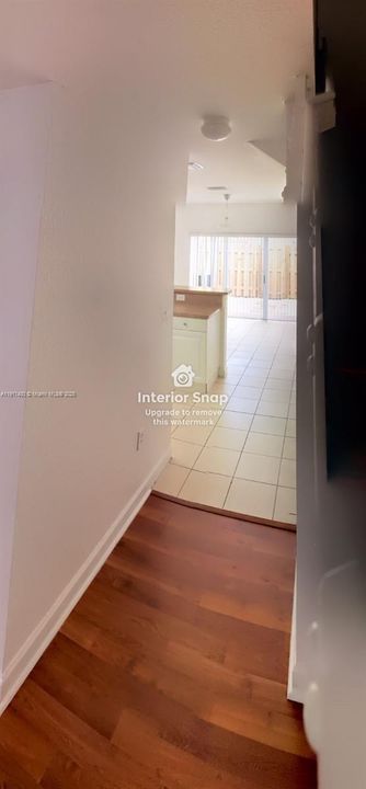 Activo con contrato: $1,950 (2 camas, 2 baños, 1069 Pies cuadrados)