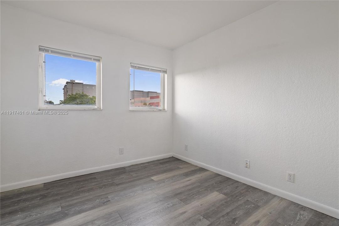 For Sale: $280,000 (3 beds, 2 baths, 1263 Square Feet)