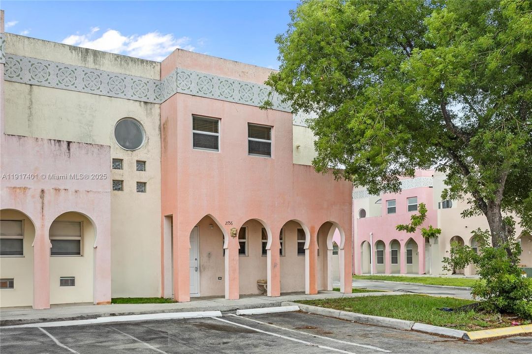 For Sale: $280,000 (3 beds, 2 baths, 1263 Square Feet)