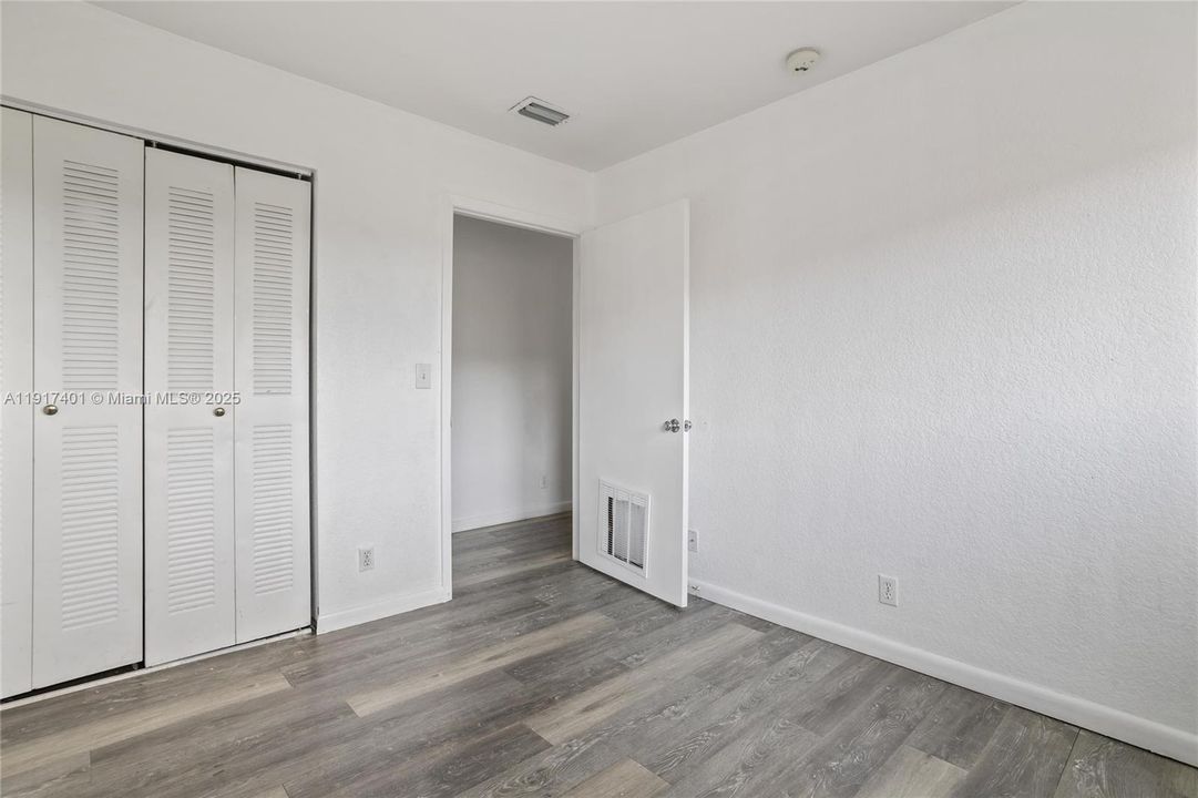 For Sale: $280,000 (3 beds, 2 baths, 1263 Square Feet)