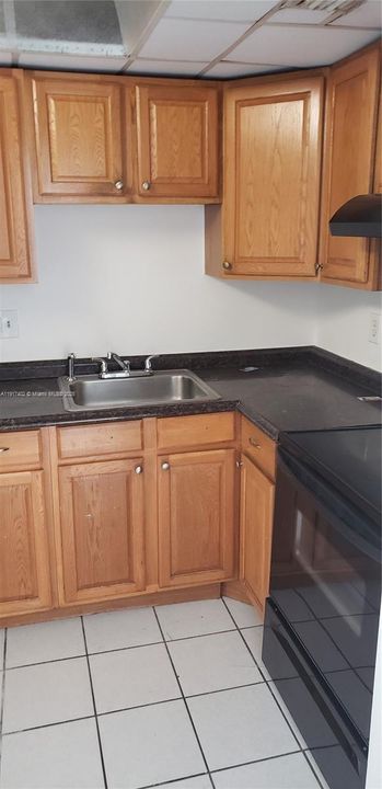 В аренду: $1,850 (2 спален, 2 ванн, 972 Квадратных фут)