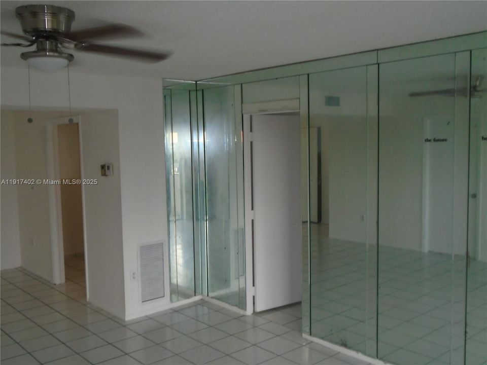 В аренду: $1,850 (2 спален, 2 ванн, 972 Квадратных фут)